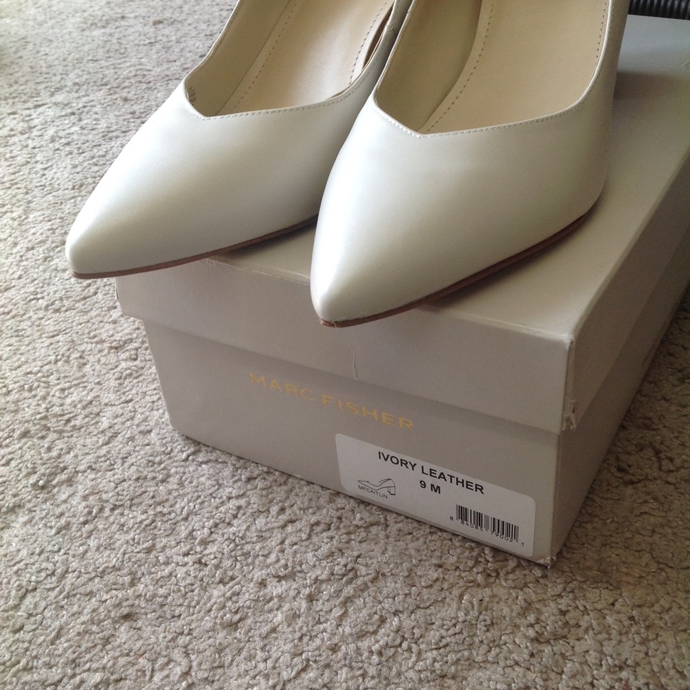 NEW Marc Fisher CAITLIN PUMP White Leather Pump 9M - Picture 14 of 14